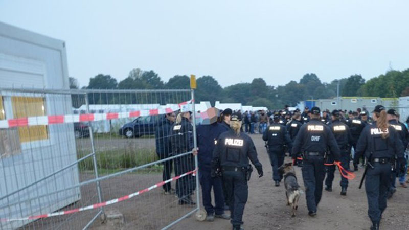 police-hamburg-camp