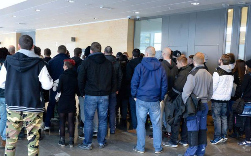 sweden-court-crowd-01